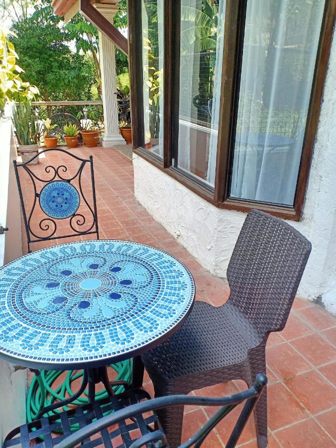 El Castillo Bed And Breakfast Angono Εξωτερικό φωτογραφία