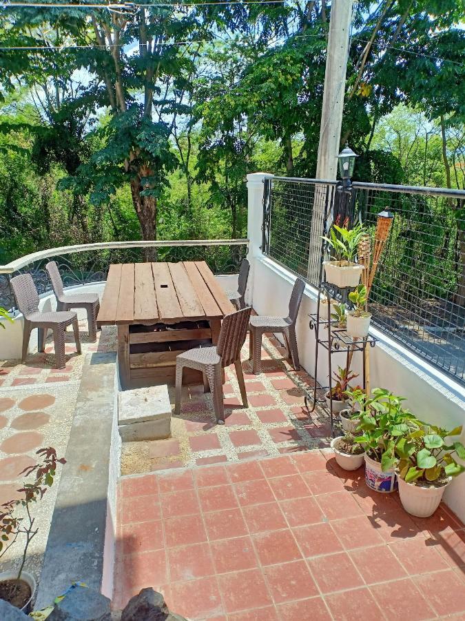 El Castillo Bed And Breakfast Angono Εξωτερικό φωτογραφία