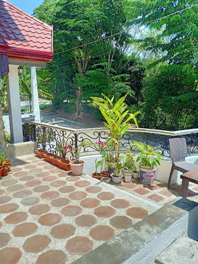 El Castillo Bed And Breakfast Angono Εξωτερικό φωτογραφία