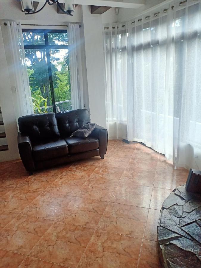 El Castillo Bed And Breakfast Angono Εξωτερικό φωτογραφία