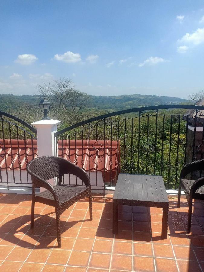 El Castillo Bed And Breakfast Angono Εξωτερικό φωτογραφία