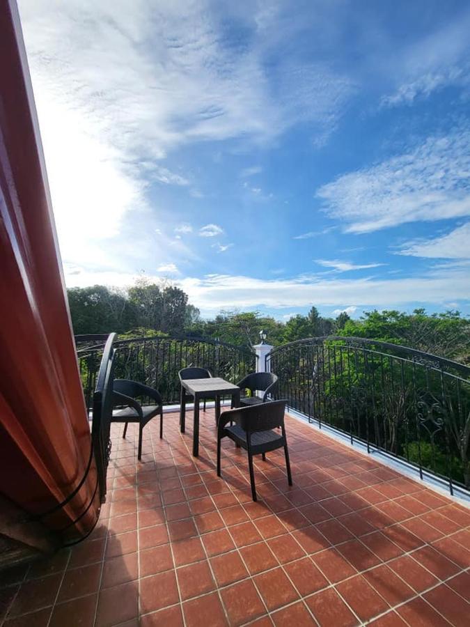 El Castillo Bed And Breakfast Angono Εξωτερικό φωτογραφία