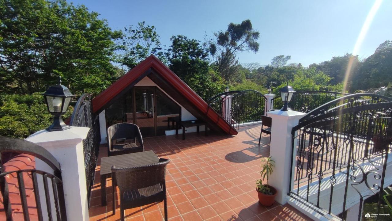 El Castillo Bed And Breakfast Angono Εξωτερικό φωτογραφία